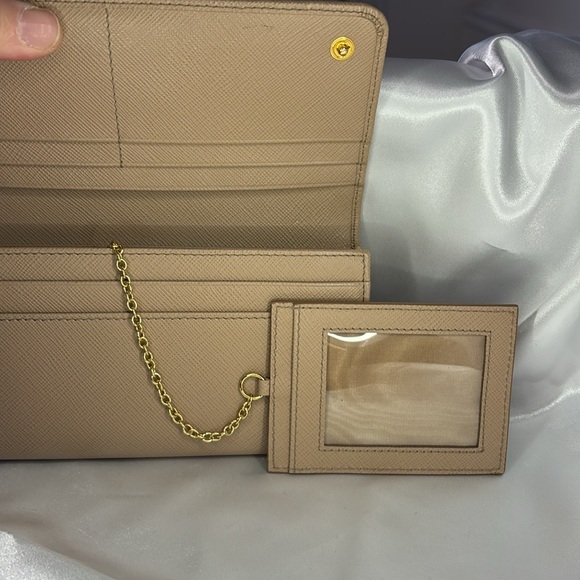 PRADA SAFFIANO FIOCCO WALLET W/AUTHENTICITY CARD - Picture 5 of 11